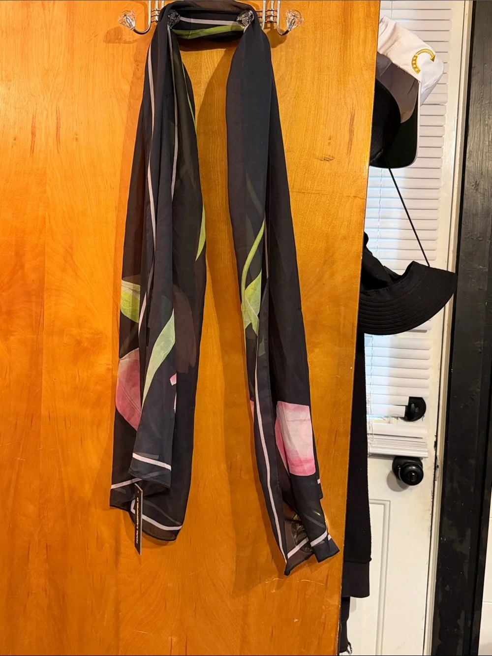 NWT Karl Lagerfeld Tulip Scarf